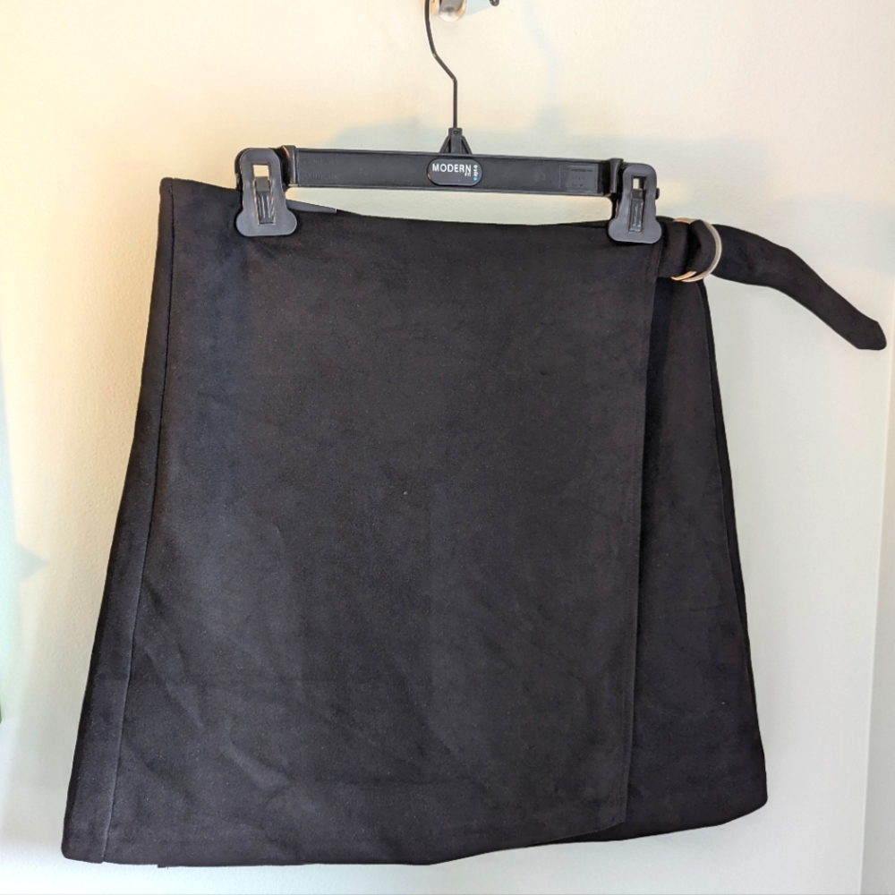 NWT Banana Republic Black Suede Wrap Skirt Size 10